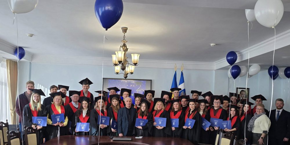Вручення дипломів магістра
